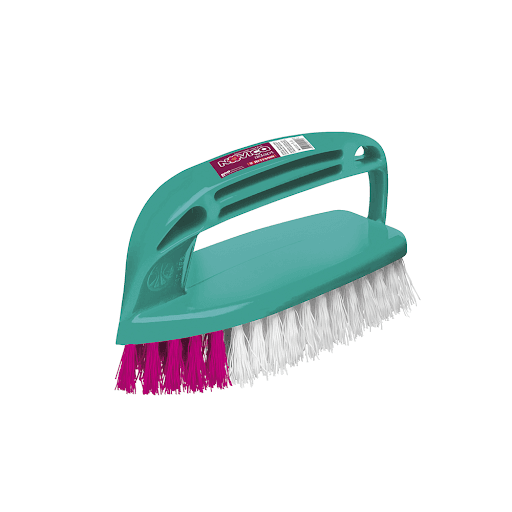 Escova de Limpeza para Estofados/Carpetes Noviça Bettanin - Multicoisas - A Escova para Estofados e Carpetes da linha Noviça Bettanin é ideal para a limpeza destes tecidos mais sensíveis. Com grande área de cerdas, possui alça de pega anatômica para que as mãos não escorregam durante a limpeza. É compacta e pode facilmente ser guardada em pequenos espaços dentro dos armários ou gavetas na lavanderia.