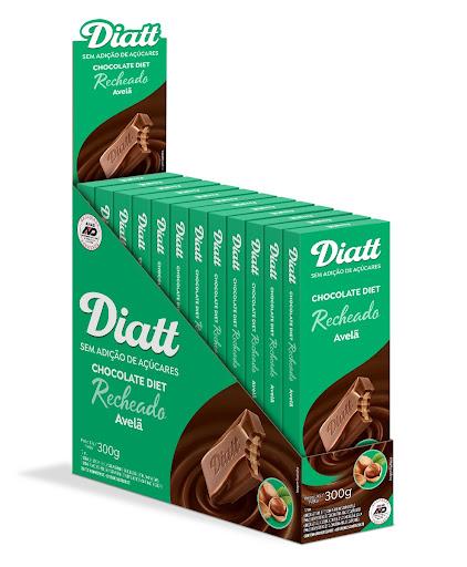 DIATT TAB RECH AL AVELA 25G - "Diatt é uma excelente escolha para quem busca uma alimentação equilibrada e deseja reduzir o consumo de açúcar. Nossos chocolates não têm adição de açúcares, não deixam residual amargo e derretem na boca, porque são feitos com chocolate de verdade, 100% manteiga de cacau. Além disso possuem selo da ANAD, a Associação Nacional de Atenção ao Diabetes - isso representa mais segurança para você! Cuide-se bem e escolha Diatt, o chocolate gostoso de verdade!



Sem adição de açúcar, produzido 100% com manteiga de cacau, não possui residual amargo e derrete na boca."





"Leite em pó integral, manteiga de cacau, massa de cacau, gordura vegetal, leite em pó desnatado, pasta de avelã, soro de leite em pó, edulcorantes INS-965 (Maltitol), INS-1200 (Polidextrose) e INS-955 (Sucralose), emulsificantes INS-322 (Lecitina de Soja) e INS-476 (Polirricinoleato de Poliglicerol) e aromatizantes. CONTÉM LACTOSE. NÃO CONTÉM GLÚTEN. ALÉRGICOS: CONTÉM AVELÃ E DERIVADOS DE LEITE E SOJA. PODE CONTER CASTANHA-DE-CAJU E AMENDOIM.

Diabético: contém açúcares naturalmente presentes nas matérias-primas. Este produto pode ter efeito laxativo. Alimento não reduzido de calorias. Consumir preferencialmente sob orientação de nutricionista ou médico."