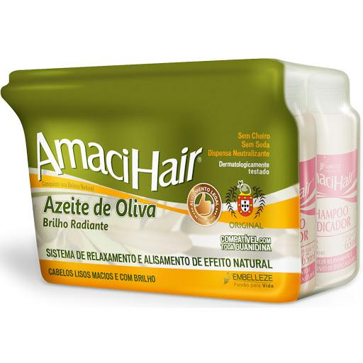 Creme Relaxante AmaciHair Azeite de Oliva 220G - AmaciHair Azeite de Oliva é o Sistema de Alisamento da Embelleze que deixa os cabelos lisos, macios e com um brilho radiante. O azeite de oliva é um excelente emoliente capilar que além de deixar os fios com um toque aveludado, traz muito mais vitalidade aos cabelos graças a sua grande quantidade de Squalene Vegetal.   Faça o seu alisamento com AmaciHair Azeite de Oliva e conquiste cabelos lisos, soltos, macios e com um brilho radiante.