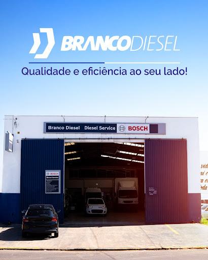 Precisando de manutenção diesel em Bauru? Conte com a Branco Diesel
A Branco Diesel é referência em mecânica diesel, injeção eletrônica, bombas injetoras e diagnóstico completo para caminhões, tratores e máquinas pesadas.

Com equipe técnica qualificada, atendimento ágil e estrutura moderna, oferecemos soluções precisas para frotas e veículos pesados.

Somos Bosch Service e atendemos empresas e produtores rurais de toda a região de Bauru com confiança e qualidade.

Entre em contato para agendar um atendimento ou venha direto para nossa oficina.
Branco Diesel – Mecânica Diesel e Bombas Injetoras em Bauru. Seu veículo em boas mãos.