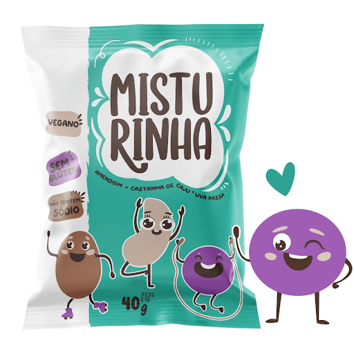 Misturinha (amendoim, uva passa, castanha de caju) 40g - Uma porção de saúde direto para a lancheira do seu filho. Mix de amendoim, uva passa, castanha de caju.
As passas de uva são ricas em fibras (facilitam o trânsito intestinal), ricas em vitaminas e minerais. As oleaginosas são fontes de gorduras monoinsaturadas (gordura boa), vitamina E, selênio, zinco, entre outros nutrientes. Não contém sódio.
Um lanchinho versátil cheio de nutrientes e minerais.