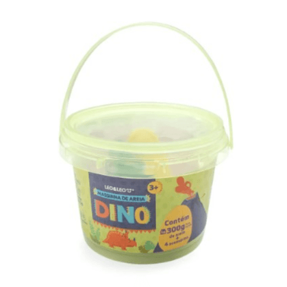 Massinha de Areia Dino Balde 300g de Areia + 4 Acessórios - Leo&Leo - Se tem algo que criança gosta é de brincar. Se for com areia, melhor ainda. Por isso, a Massinha de Areia Dino Balde c/ 300g de Areia + 4 Acessórios - Caixa c/ 6 Baldes Leo&Leo é perfeita para os pequenos.
Além de estimular a criatividade e a imaginação da criança, a Massinha de Areia permite criar formas com moldes divertidos de dinossauros de maneira fácil, sendo um brinquedo educativo que desenvolve diversas habilidades, como coordenação motora.
Ela tem textura suave e moldável, proporcionando ótima experiência sensorial. Acompanha 300g de areia na cor roxa + 4 acessórios com tema fundo do mar.
A Massinha de Areia Dino Balde c/ 300g de Areia + 4 Acessórios - Caixa c/ 6 Baldes Leo&Leo é cinética e feita de areia de quartzo. Ela não seca, não gruda nas mãos e nas superfícies, sendo de fácil limpeza, além de ser atóxica e possuir certificado, sendo recomendada para crianças a partir de 3 anos.