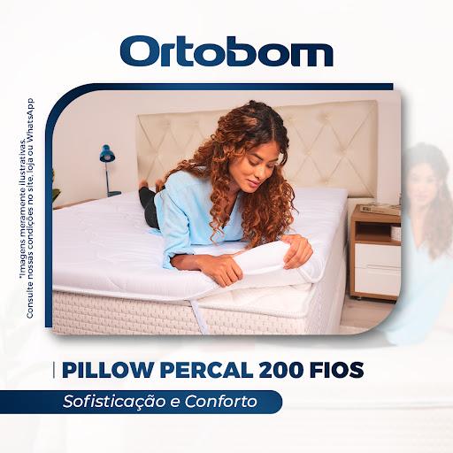 Pillow Top: o Pillow Percal 200 Fios é a escolha ideal para quem busca um toque de sofisticação e conforto em suas noites de sono. 🤍🌠

Disponível nos tamanhos Solteiro, Casal, Queen Size e King Size, este pillow top é produzido com fibra selecionada, proporcionando uma sensação aveludada única. 

Seu design elegante e funcional transforma qualquer cama em um verdadeiro refúgio de descanso e bem-estar.

Passe em nossa loja e viva essa experiência!