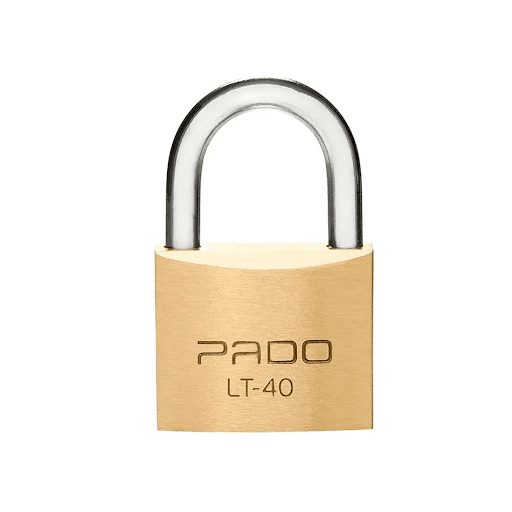 Cadeado de Latão SM Dourado Pado 40mm - Multicoisas - Tranque baús, armários, caixas de ferramentas, malas e outros objetos com o cadeado de latão SM de 40mm da Pado. Com corpo em latão maciço, tem corpo dourado e haste de aço. Oferece total segurança e qualidade. Acompanha 2 chaves de latão.