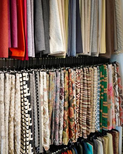 O detalhe que transforma um ambiente está na delicadeza de uma capa de almofada🧡

Conforto, estilo e aquele toque de aconchego que só a Casa Aguiar traz para sua casa! Venha nos visitar🤩