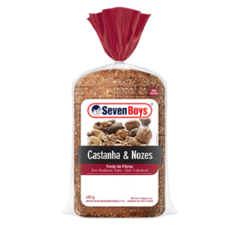 Pão Castanha & Nozes Seven Boys Pacote 400g - A linha premium é a escolha de quem valoriza o prazer de comer, aliado ao bem estar. Com ingredientes selecionados, proporciona uma experiência única, com aroma marcante, textura suave e sabor intenso.