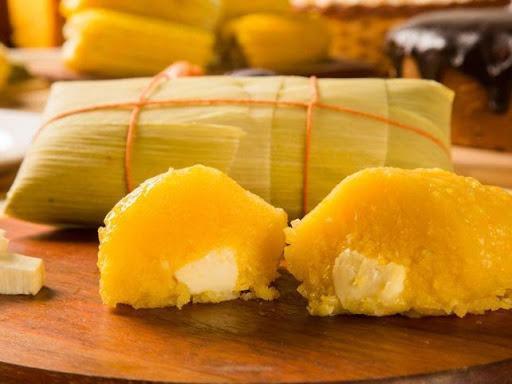 Agora estamos abertos também de dia com produtos bem mineiros e a queridinha da tarde? Essa pamonha com queijo, receita caseira e deliciosa!!!