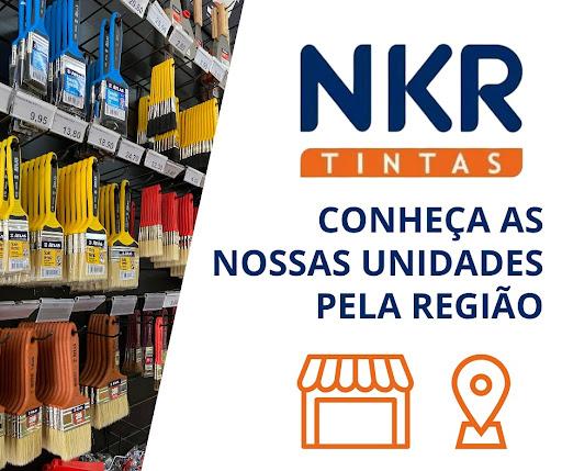 A NKR Tintas está presente em diversos pontos da região, oferecendo acesso facilitado a uma variedade de soluções em tintas e complementos para pintura. Com unidades distribuídas estrategicamente, buscamos atender às diferentes necessidades de profissionais, empresas e consumidores que atuam em obras, reformas e manutenções.

Cada unidade conta com uma equipe preparada para auxiliar na escolha dos produtos conforme o tipo de superfície, ambiente e finalidade. O portfólio inclui opções para áreas internas e externas, madeira, metal, alvenaria, entre outros.

Além das tintas, também estão disponíveis ferramentas e acessórios que contribuem para uma aplicação eficiente e com acabamento adequado. As lojas seguem um padrão de organização que permite mais praticidade no dia a dia de quem precisa de agilidade e funcionalidade no processo de compra.

As unidades da NKR Tintas estão localizadas em pontos acessíveis da região. Consulte o endereço mais próximo e conheça as opções disponíveis. O atendimento é voltado para quem valoriza qualidade nos materiais e praticidade no acesso a soluções para pintura e acabamento.

NKR Tintas.